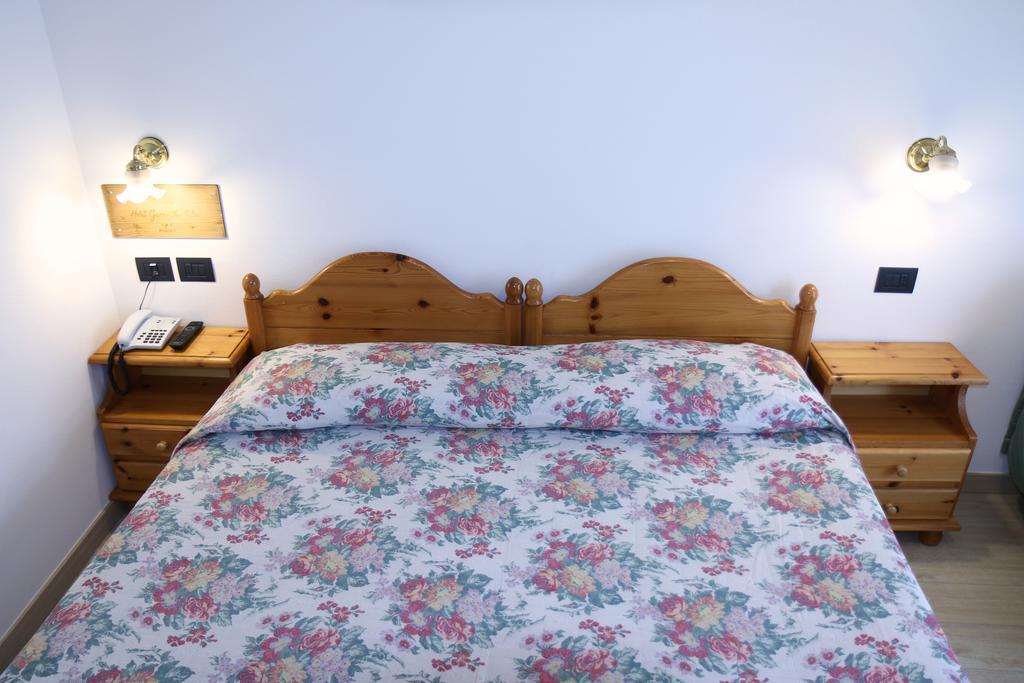 Hotel La Palu Pinzolo Luaran gambar